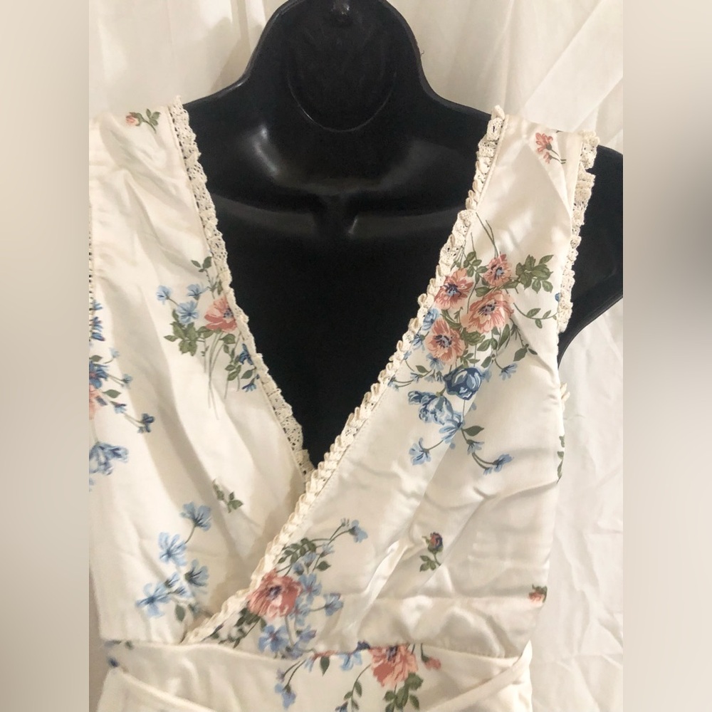 Jessica Simpson cream ditsy floral satin effect maxi dress size medium brand new - Picture 9 of 16
